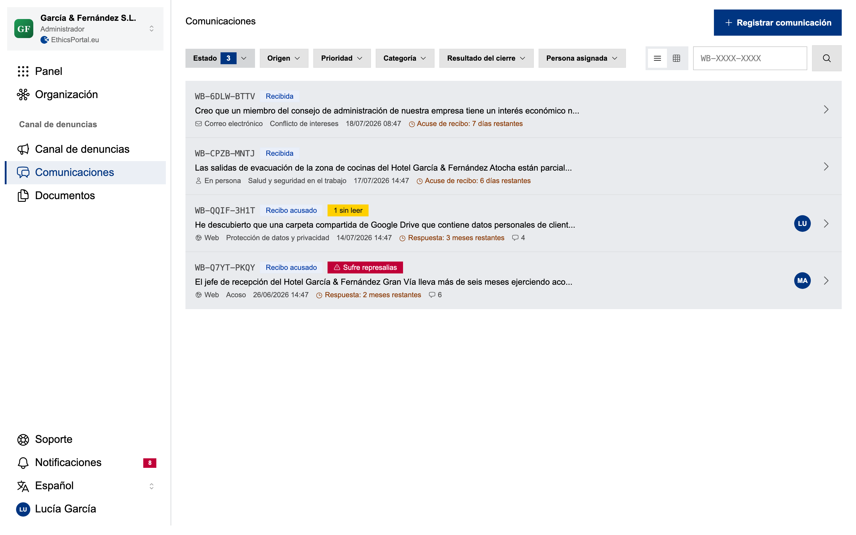 Lista de casos de EthicsPortal junto al canal de denuncias móvil que usan los empleados